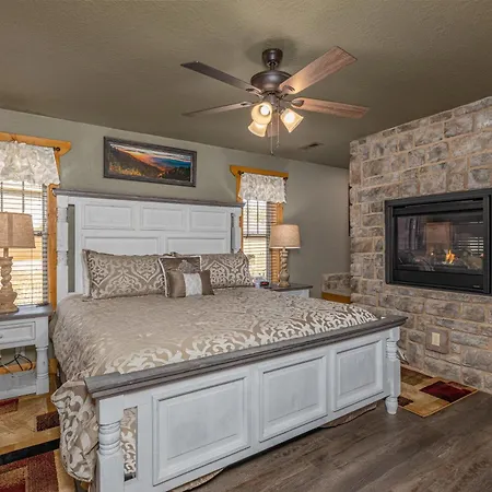 Chateau Bliss By Eden Crest Gatlinburg Exterior photo